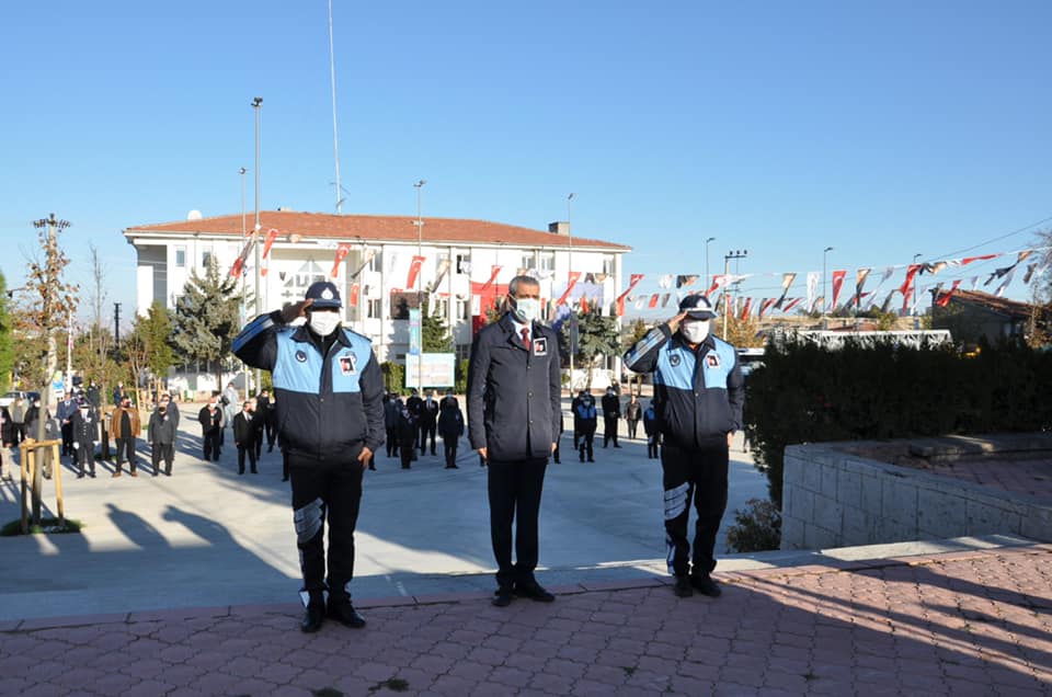 Işığınız Işığımızdır Yüce Atatürk.