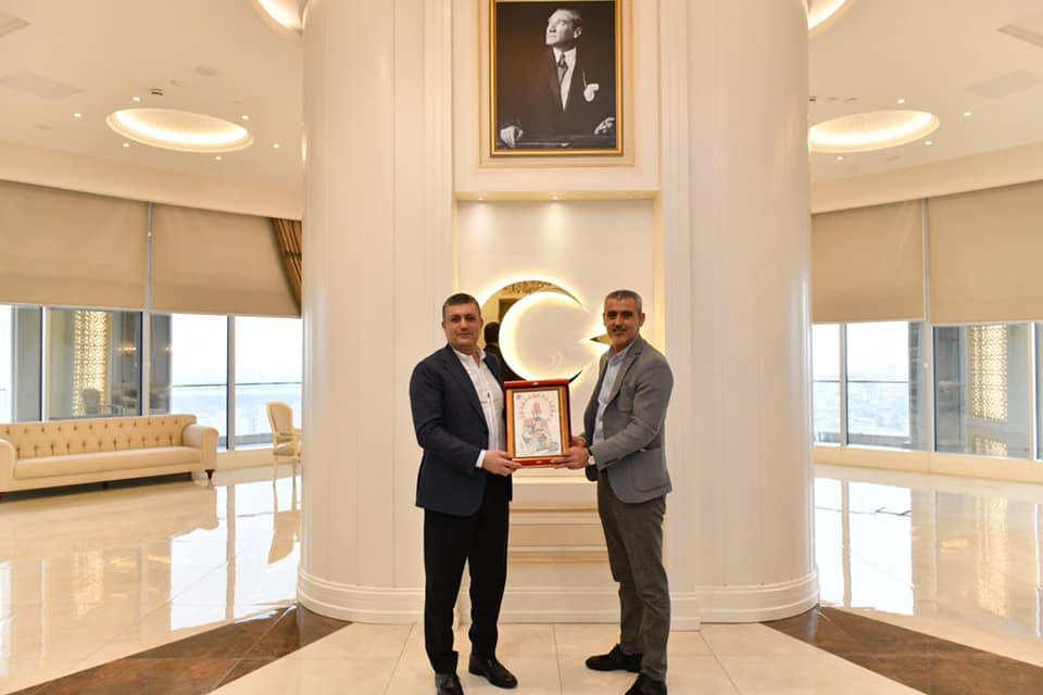 Her Şey Sevmek ve İnanmakla Başlar.