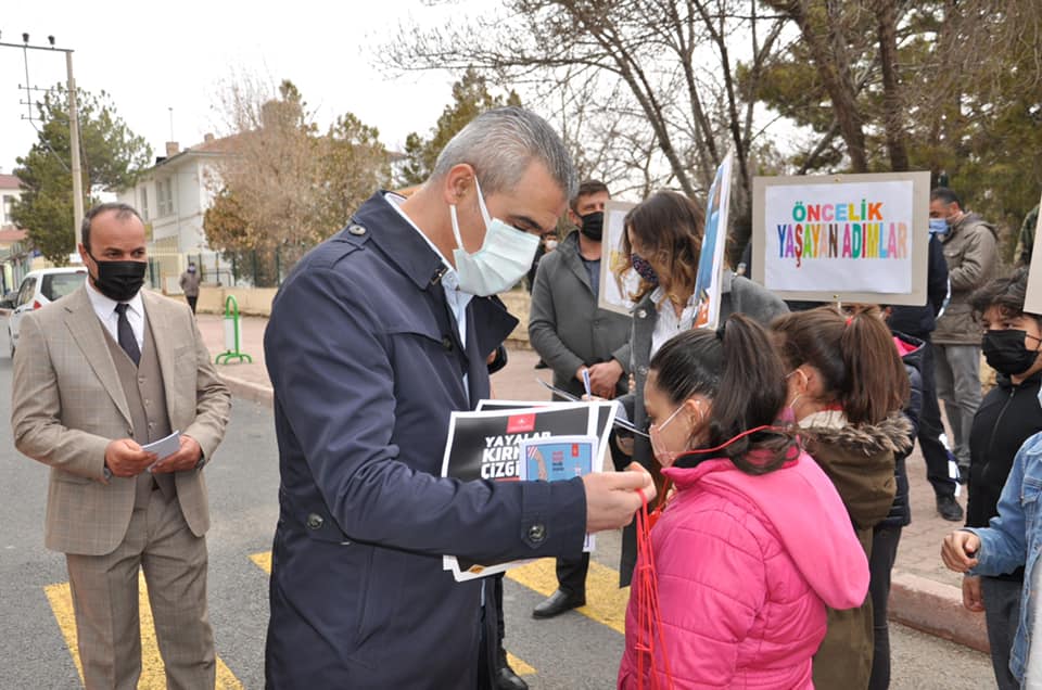 Öncelik Hayatın, Öncelik Yayanın Kırmızı Çizgimizi Çekiyoruz
