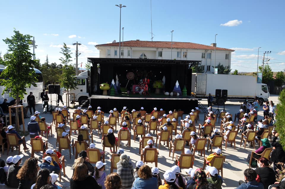 Her Şey Sevmek ve İnanmakla Başlar.