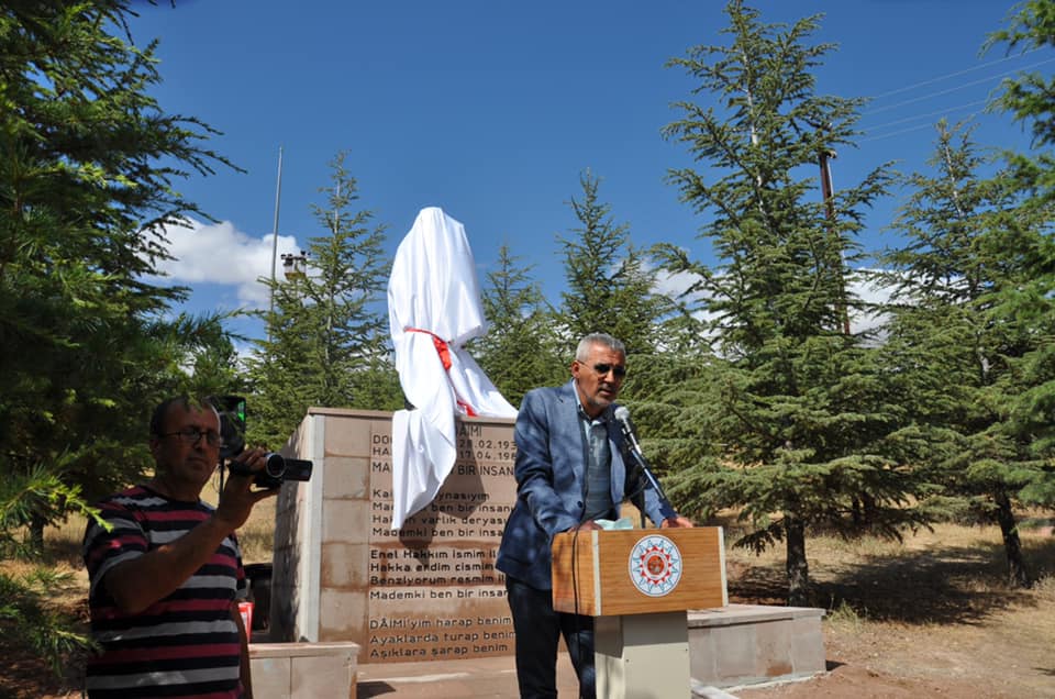 Aşık Daimi Babaya Saygıyla