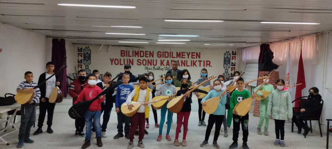 Saz Kursu Başladı.