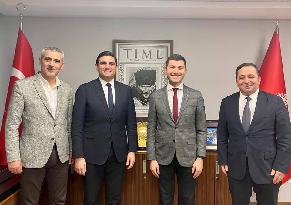 Her Şey Sevmek ve İnanmakla Başlar.