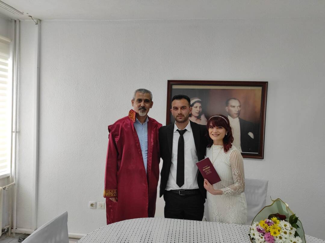 Mutluluklar Diliyoruz