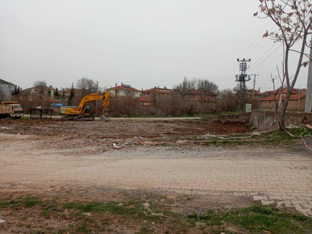 Her Şey Sevmek ve İnanmakla Başlar.