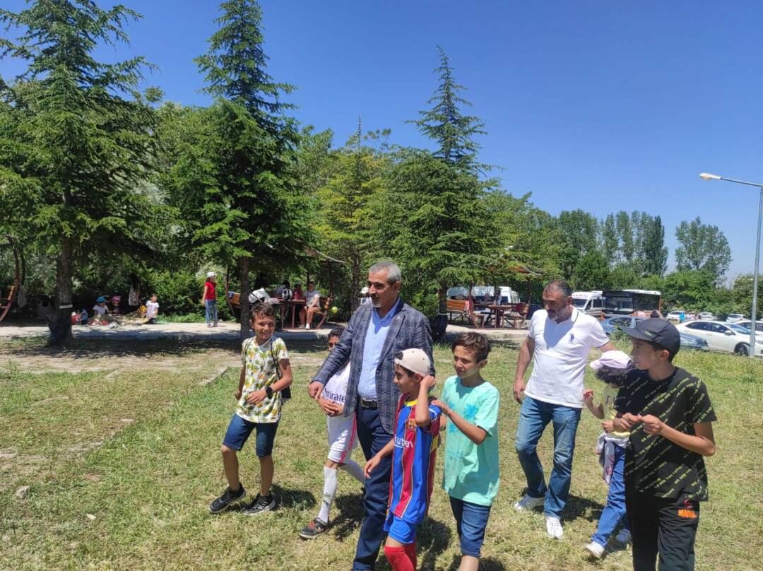 Her Şey Sevmek ve İnanmakla Başlar.