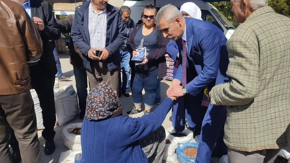 Geliyor Gelmekte Olan