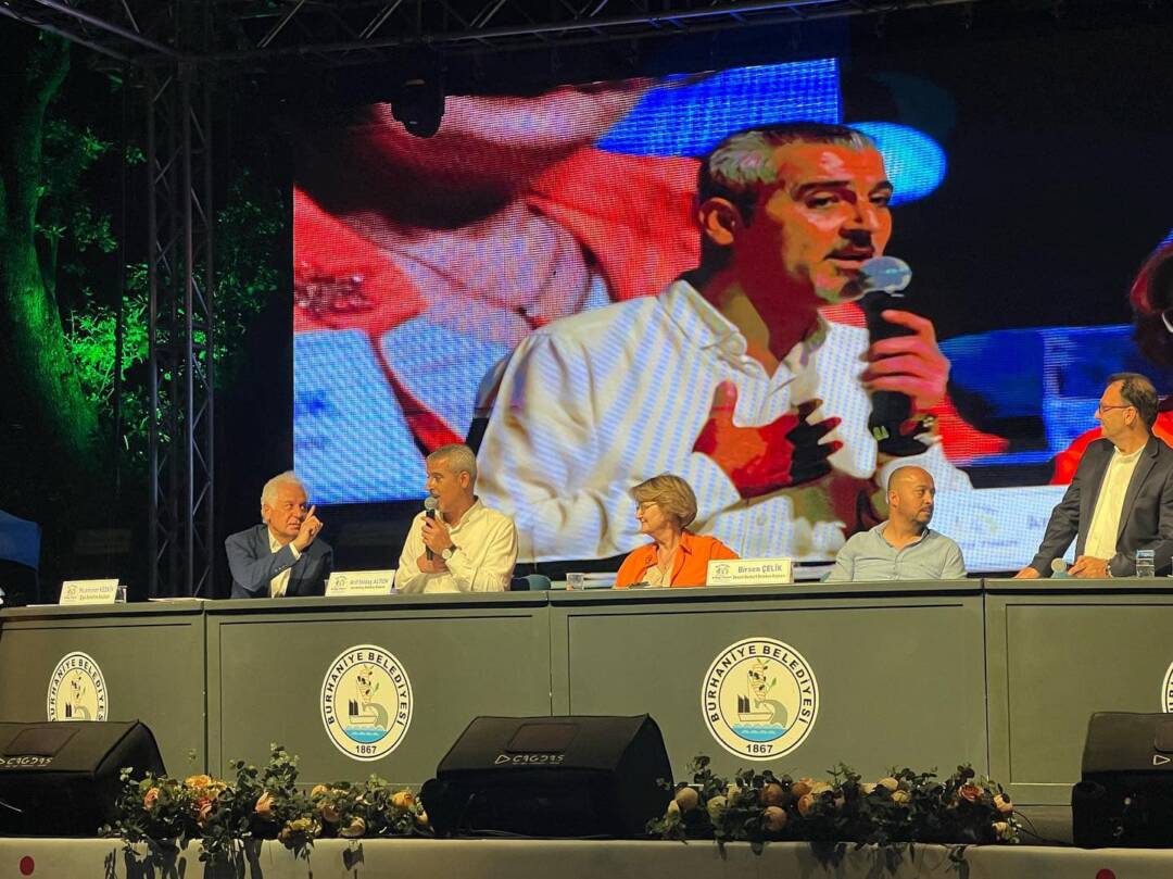 Burhaniye Belediyesinin Düzenlediği 4. Kitap Fuarına Katılım Sağladık