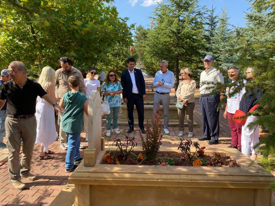 Fikret OTYAM’ı Dostları İle Birlikte Andık