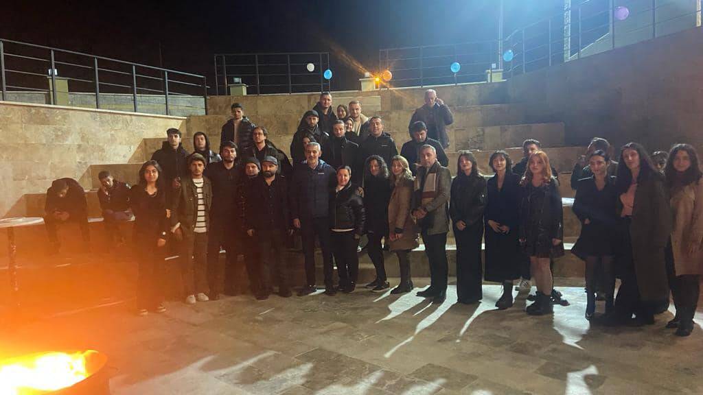 Her Şey Sevmek ve İnanmakla Başlar.