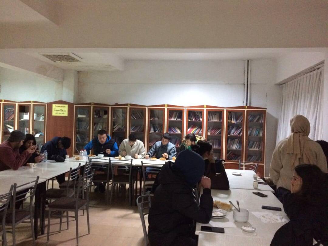 Her Şey Sevmek ve İnanmakla Başlar.