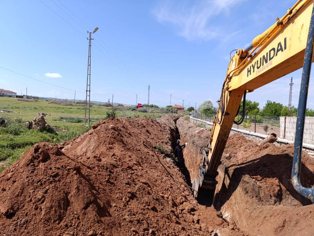 Yabanlı Çiftliğindeki Kanal Yapım Çalışmamız Tüm Hızıyla Devam Etmektedir.