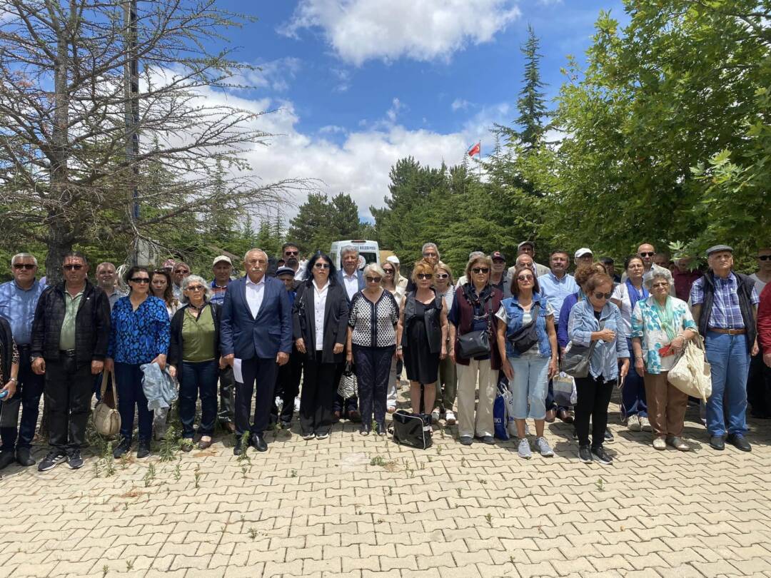 İlhan Selçuk ve Turhan Selçuk Kardeşlerin Hakk’a Yürüyüşlerinin 14. Yıldönümünde Mezarları Başında Andık.
