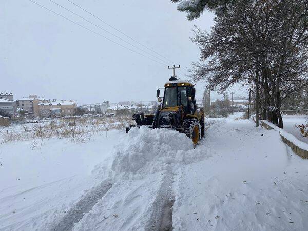 Belediyemiz Kar’la Mücadele Ekiplerimiz Görevinin Başında.