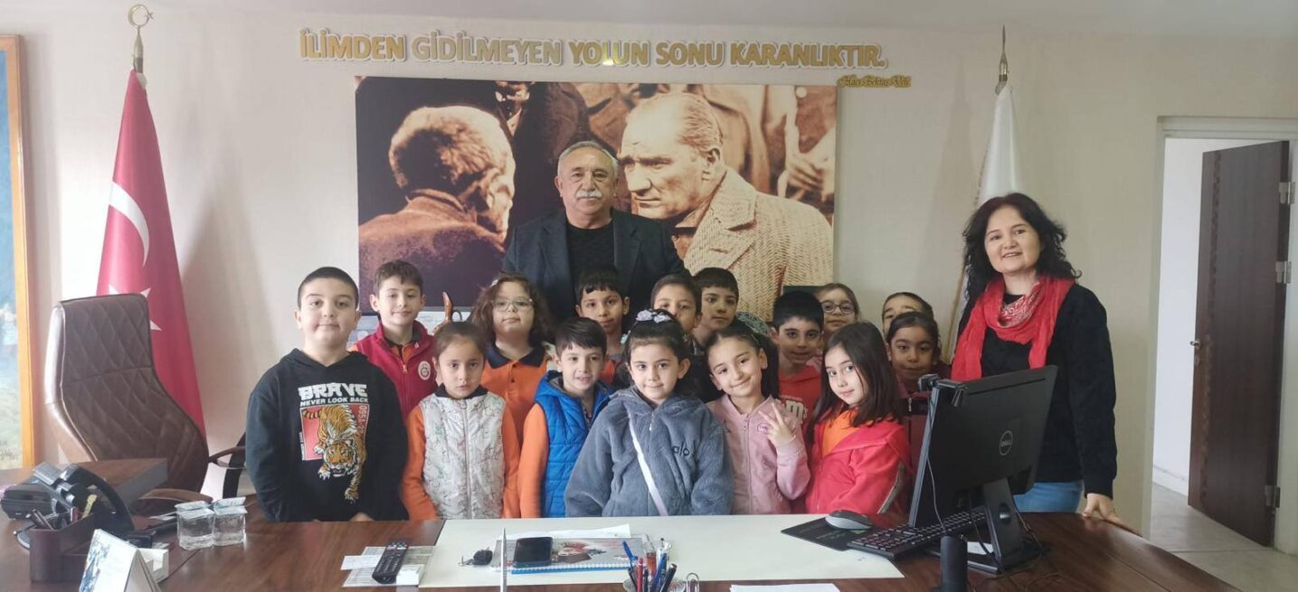 Atatürk İlköğretim Okulu öğrencilerimizi belediyemizde misafir etmekten büyük mutluluk duydum.