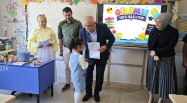 Geleceğimizin teminatı olan sevgili evlatlarımızın karne sevincine ortak olduk.