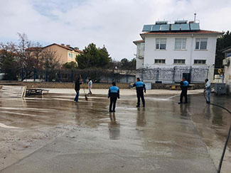 Pazar yeri hazırlıkları.