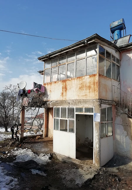 Sadık Altısoy’a ait metruk bina ilanı.